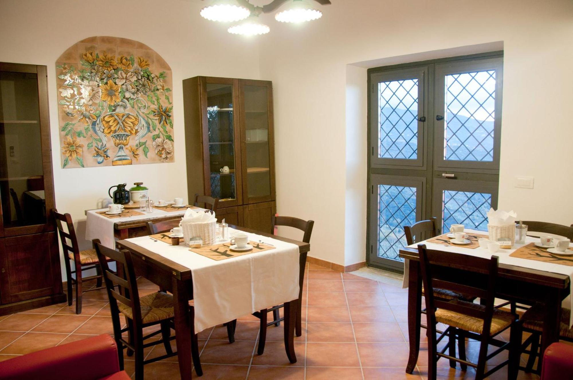 Гостевой дом Casale Il Gheppio Laureana Cilento Экстерьер фото